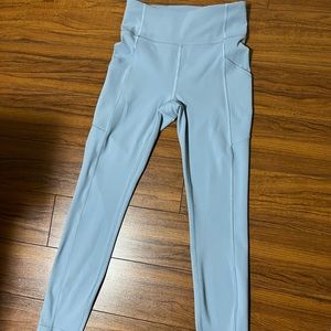 lululemon invigorate 25” chambray EUC size 4